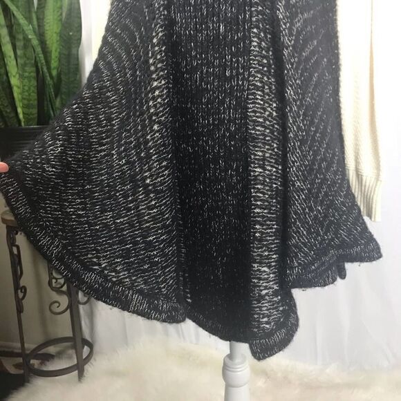 HELMUT LANG Alpaca and Wool Blend Cardigan | HELMUT LANG Sleeveless Cardigan - Picture 2 of 7